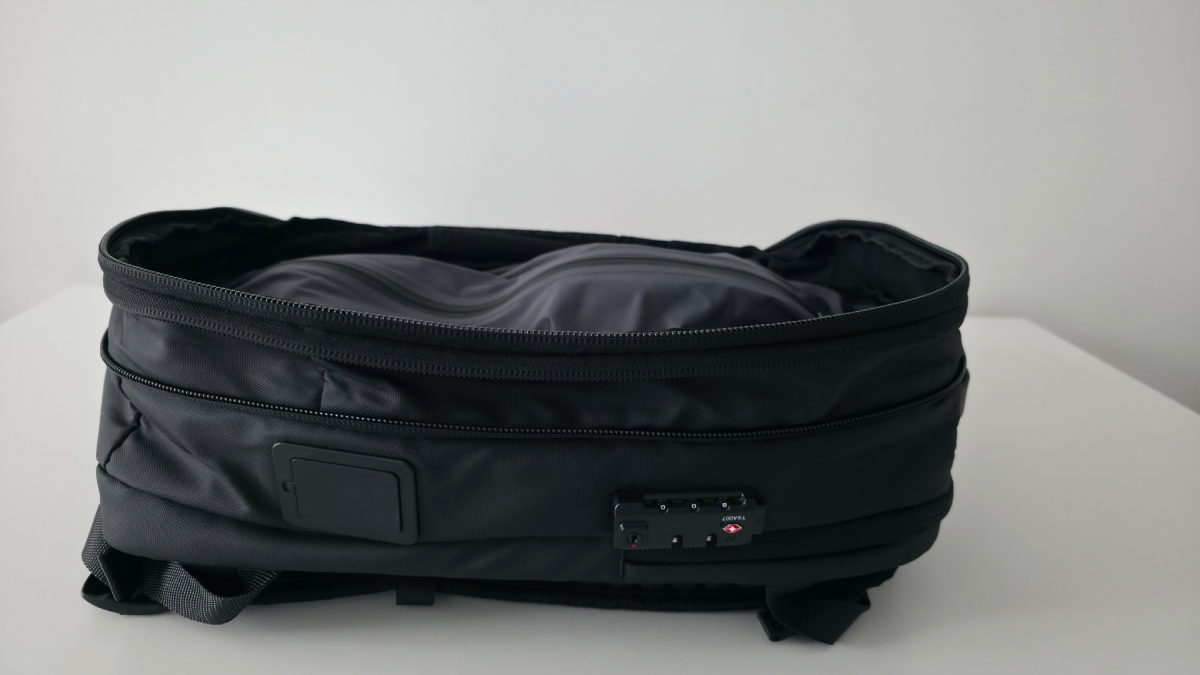 Sac à dos sous vide compression intégrée